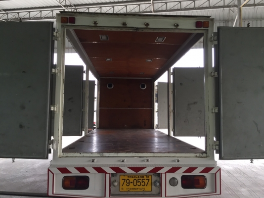 ฮีโน่  150 แรง ปี 53  ยาว 5.60 เมตร ตู้ 10 บาน ราคา 960,000 บาท