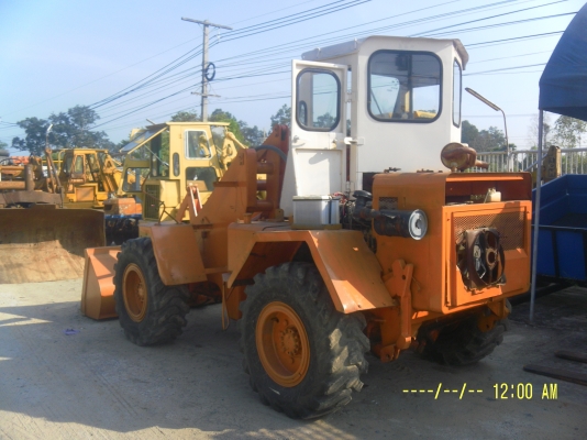 ขายรถตักMITSUIรุ่นHL8เก่านอกราคาถูก255000บาทสนใจโทร0816426706