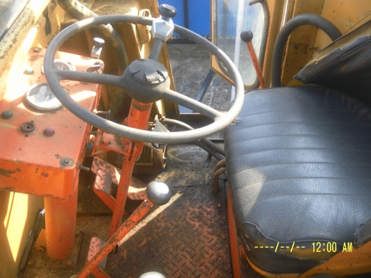 ขายรถตักMITSUIรุ่นHL8เก่านอกราคาถูก255000บาทสนใจโทร0816426706