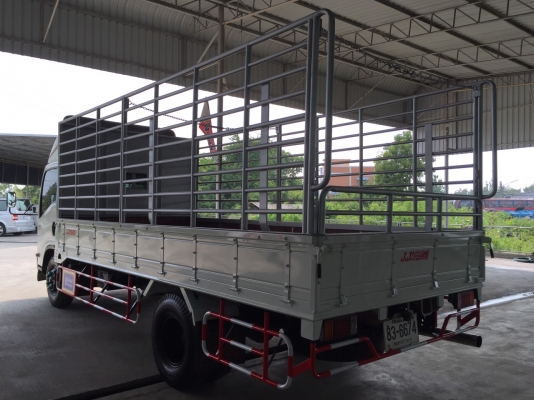 NPR หน้าตึก  150 แรง ปี 55  ยาว 5 เมตร ราคา  890,000 บาท