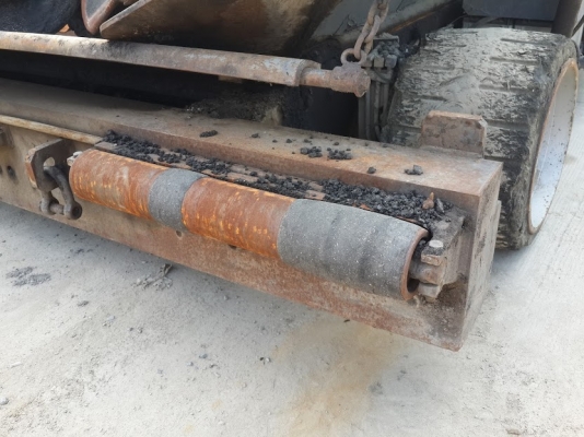 รถปูยาง Misubishi MF61WD #A2N0-3724 นำเข้าจากญี่ปุ่น ปูยางได้กว้าง 6 เมตร ติดต่อ ใหม่ 061-4194022 รถปูยาง Misubishi MF61WD #A2N0-3724 นำเข้าจากญี่ปุ่น ปูยางได้กว้าง 6 เมตร ติดต่อ ใหม่ 061-4194022