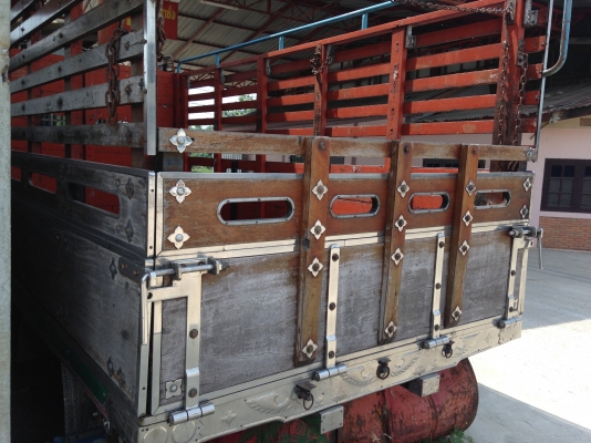 ขายกระบะ6ล้อkm777คัทซีกว้าง71cm กว้าง2.10 ยาว4.30m ขายกระบะ6ล้อkm777คัทซีกว้าง71cm กว้าง2.10 ยาว4.30m