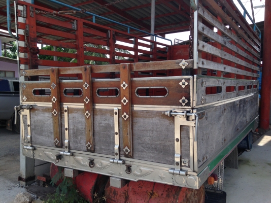 ขายกระบะ6ล้อkm777คัทซีกว้าง71cm กว้าง2.10 ยาว4.30m ขายกระบะ6ล้อkm777คัทซีกว้าง71cm กว้าง2.10 ยาว4.30m