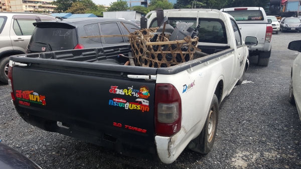 ขายซากรถกระบะ isuzu Dmax ปี2005 สำหรีบนักปั้น ขายตามสภาพ พร้อมเล่มทะเบียน