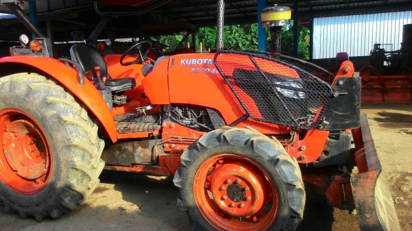 ขายรถไถ KUBOTA M 6040 สภาพดีเดิมๆพร้อมใช้งาน อุปกรณ์ 2 ชิ้นมีพร้อมดันหน้าและ ผานพรวน ขายรถไถ KUBOTA M 6040 สภาพดีเดิมๆพร้อมใช้งาน อุปกรณ์ 2 ชิ้นมีพร้อมดันหน้าและ ผานพรวน
