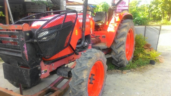 ขายรถไถ KUBOTA M 6040 สภาพดีเดิมๆพร้อมใช้งาน อุปกรณ์ 2 ชิ้นมีพร้อมดันหน้าและ ผานพรวน ขายรถไถ KUBOTA M 6040 สภาพดีเดิมๆพร้อมใช้งาน อุปกรณ์ 2 ชิ้นมีพร้อมดันหน้าและ ผานพรวน