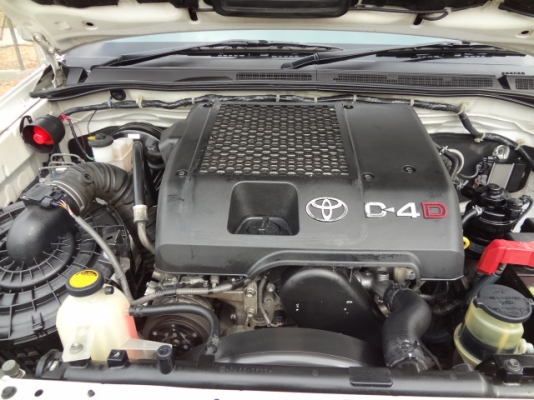 ขายรถวีโก้ รุ่นพรีรันเนอร์ สีขาว สภาพดี เจ้าของขายเอง