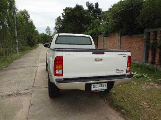 ขายรถวีโก้ รุ่นพรีรันเนอร์ สีขาว สภาพดี เจ้าของขายเอง