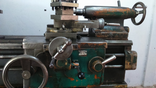 เครื่่องกลึง 4 ฟุตพร้อมใช้งาน