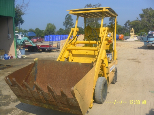 ขายรถตักTCM SD12Z4เครื่องอีซูซุเก่านอกราคาถูก135000บาทนใจโทร0816426706