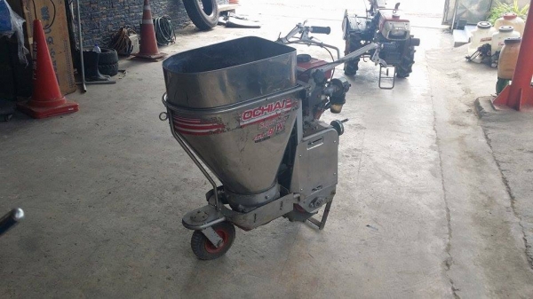 เครื่องหยอดปุ๋ย OCHIAI รุ่น SR-8W เก่าญี่ปุ่น สภาพพร้อมใช้งาน เครื่องยนต์แรงและติดง่าย