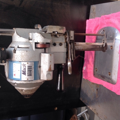 ลดราคาแล้วเครื่องตัดผ้าkm Mackรุ่นks-au4เมดอินเจแปน6500บาท