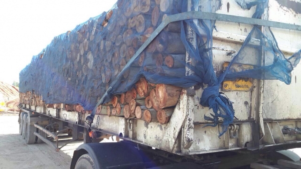 ขายด่วน  หางพื้นเรียบสามเพลา  อุ่รวมทวี  ปี 53  พร้อมใช้งาน เอกสารพร้อม