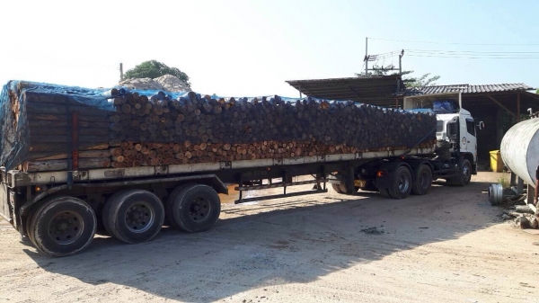 ขายด่วน  หางพื้นเรียบสามเพลา  อุ่รวมทวี  ปี 53  พร้อมใช้งาน เอกสารพร้อม