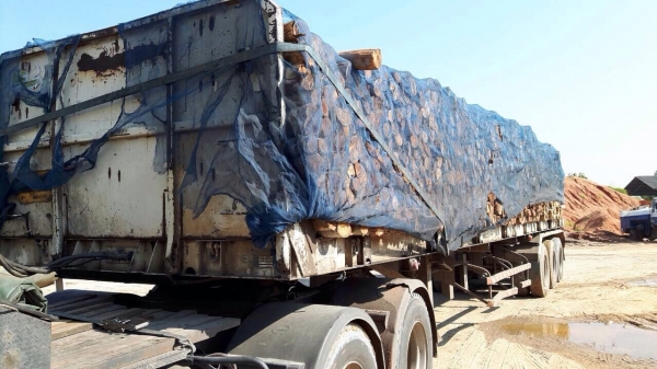 ขายด่วน  หางพื้นเรียบสามเพลา  อุ่รวมทวี  ปี 53  พร้อมใช้งาน เอกสารพร้อม