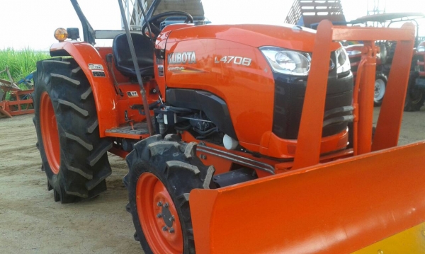 รถไถคูโบต้าL4708 พร้อมไช้งานสวยมากๆ ไมร์900ช.ม.  ขายใน  ราคา398000บาท รถอยู่วังบัว คลองขลุง กำแพงเพชร   มีไบมีดหน้าหนึ่งตราช้างคานล้าง 1อัน ผาน6หนึ่งอัน สนใจสอบุถามได้ที่081 3655997 อำพร  พาเจริญ  ราคาต่อรองได้อีกนะครับ