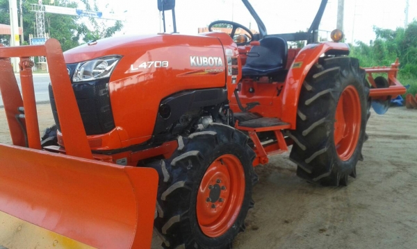 รถไถคูโบต้าL4708 พร้อมไช้งานสวยมากๆ ไมร์900ช.ม.  ขายใน  ราคา398000บาท รถอยู่วังบัว คลองขลุง กำแพงเพชร   มีไบมีดหน้าหนึ่งตราช้างคานล้าง 1อัน ผาน6หนึ่งอัน สนใจสอบุถามได้ที่081 3655997 อำพร  พาเจริญ  ราคาต่อรองได้อีกนะครับ