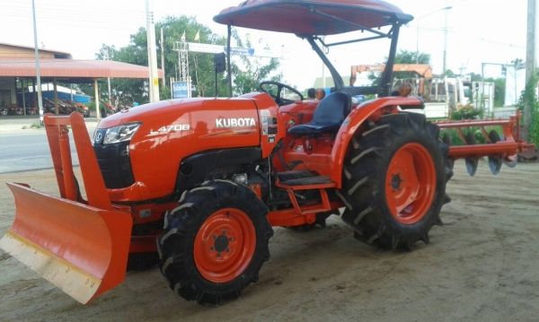 รถไถคูโบต้าL4708 พร้อมไช้งานสวยมากๆ ไมร์900ช.ม.  ขายใน  ราคา398000บาท รถอยู่วังบัว คลองขลุง กำแพงเพชร   มีไบมีดหน้าหนึ่งตราช้างคานล้าง 1อัน ผาน6หนึ่งอัน สนใจสอบุถามได้ที่081 3655997 อำพร  พาเจริญ  ราคาต่อรองได้อีกนะครับ