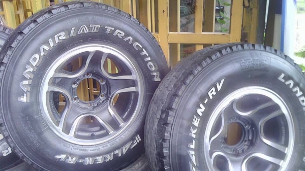 ขายแม็คออฟโรดขอบ15 ออฟลบ28 พร้อมยางปี 11