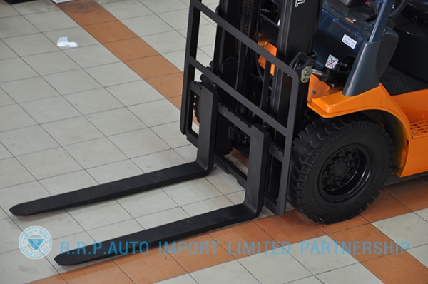 ขายรถโฟล์คลิฟท์มือสอง TOYOTA รุ่น 7FG20 ราคา xxx,xxx บาท นำเข้าจากประเทศญี่ปุ่น 100\% ไม่เคยใช้งานในไทย