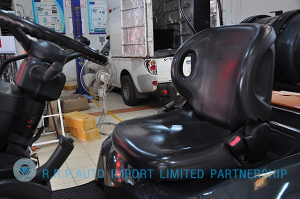 ขายรถโฟล์คลิฟท์มือสอง TOYOTA รุ่น 7FG20 ราคา xxx,xxx บาท นำเข้าจากประเทศญี่ปุ่น 100\% ไม่เคยใช้งานในไทย