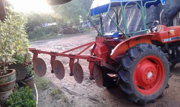 ประกาศขายด่วน !! รถเก่าญี่ปุ่น KUBOTA L2600 สนใจติดต่อคุณวัฒน์ 084-3818377,093-9468615