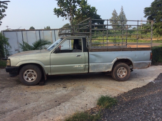 รถกระบะ Mazda วางเครื่องToyota  (2L)  ภาษีขาด 8 ปี รถขับใช้งานได้ปรกติ ขาย 20,000 บาท ศุภากร 081-1903107 , 081-4252943