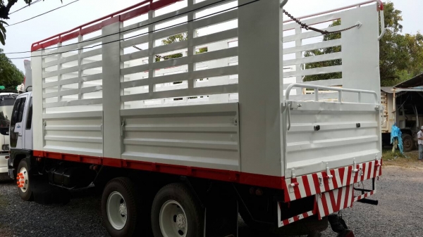 ขายกะบะ 6.2 เมตร กำลังยกลงครับ ขายกะบะ 6.2 เมตร กำลังยกลงครับ