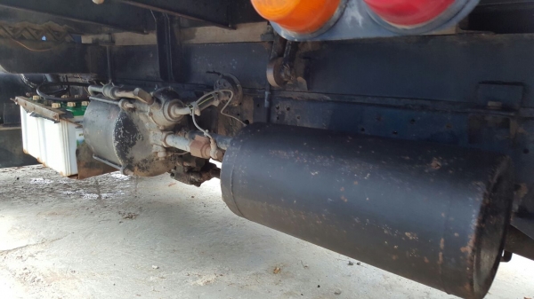 รถอีซูซู 6 ล้อดั้ม NKR 130 แรงม้า. ปี 47.    สนใจติดต่อ  081 - 6079515