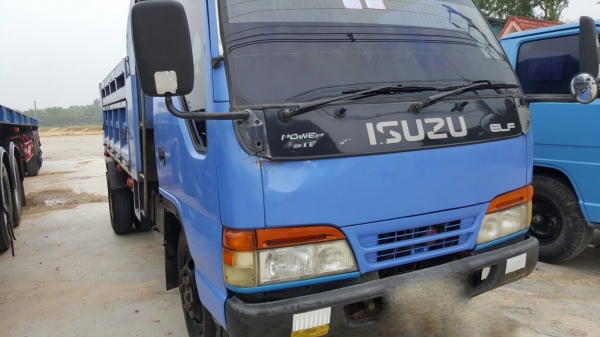 รถอีซูซู 6 ล้อดั้ม NKR 130 แรงม้า. ปี 47.    สนใจติดต่อ  081 - 6079515