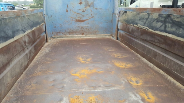 รถอีซูซู 6 ล้อดั้ม NKR 130 แรงม้า. ปี 47.    สนใจติดต่อ  081 - 6079515