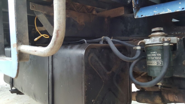 รถอีซูซู 6 ล้อดั้ม NKR 130 แรงม้า. ปี 47.    สนใจติดต่อ  081 - 6079515