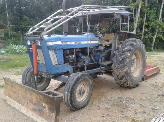 รถไถFORD6600..มี2คัน สภาพดี พร้อมใช้ รถบ้าน..เล่มทะเบียน...