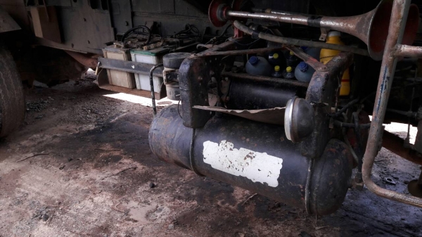 รถมิตซู 10 ล้อดั้ม FN527 M - A  / 190 แรงม้า.    สนใจติดต่อ  081 - 6079515