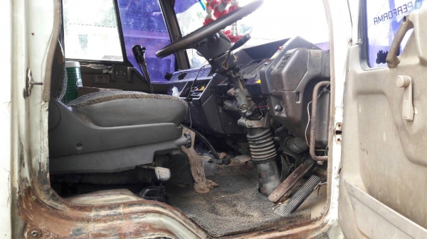 รถมิตซู 10 ล้อดั้ม FN527 M - A  / 190 แรงม้า.    สนใจติดต่อ  081 - 6079515