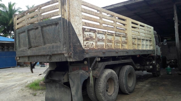 รถมิตซู 10 ล้อดั้ม FN527 M - A  / 190 แรงม้า.    สนใจติดต่อ  081 - 6079515