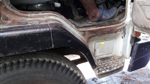 รถมิตซู 10 ล้อดั้ม FN527 M - A  / 190 แรงม้า.    สนใจติดต่อ  081 - 6079515