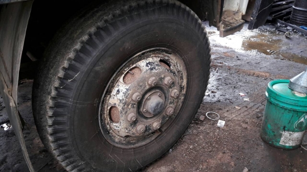 รถมิตซู 10 ล้อดั้ม FN527 M - A  / 190 แรงม้า.    สนใจติดต่อ  081 - 6079515