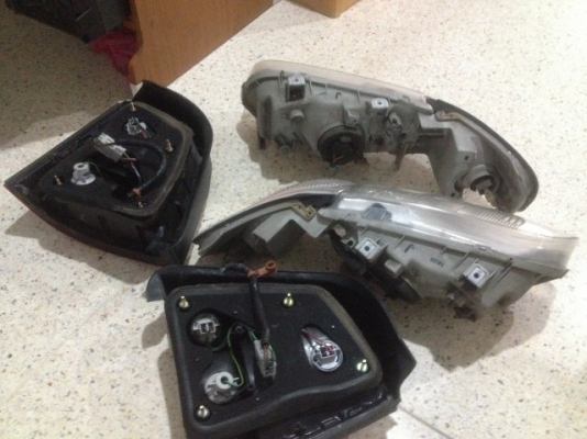 ไฟหน้าไฟท้าย HONDA ODYSSEY ตัวเเรกของเก่าญี่ปุ่นเเท้สภาพสวยๆใสๆเดิมๆยกชุด