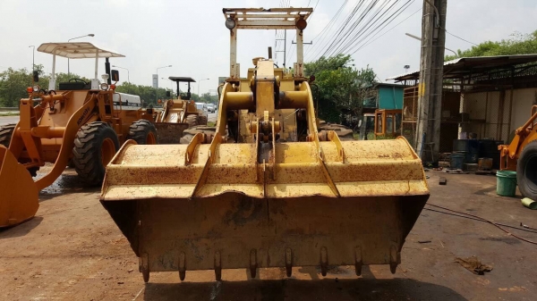 ขายรถตัก KOMATSU 515 รถพร้อมใช้ เครื่องดี ปั้มดี ราคาต่อรองได้ครับ