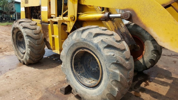 ขายรถตัก KOMATSU 515 รถพร้อมใช้ เครื่องดี ปั้มดี ราคาต่อรองได้ครับ