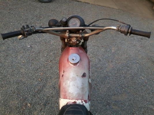 ขาย DT100 มีเล่มไม่ได้ตามชุดโอนภาษีขาดเครื่องดีแห้งๆอะไหล่เดิมครบเหมาะกับนักปั้น ขาย 11500 บาท