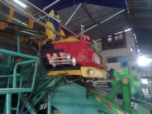 รถเกี่ยวข้าวไทยเส็ง พร้อมเกี่ยว