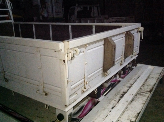 ขาย กะบะ 4 ล้อ ขนาด 1.75 x 3.20 m.   คัทซี 80 cm.  และ 70 cm.