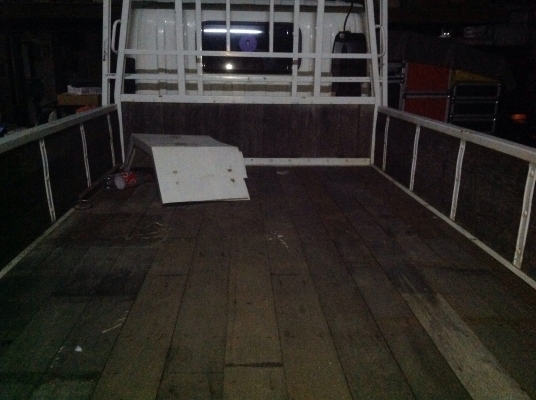 ขาย กะบะ 4 ล้อ ขนาด 1.75 x 3.20 m.   คัทซี 80 cm.  และ 70 cm.