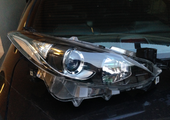 ไฟหน้า Mazda 3 ตัวใหม่ล่าสุด สภาพใสใส วัยรุ่นชอบ ราคาถูกมาก