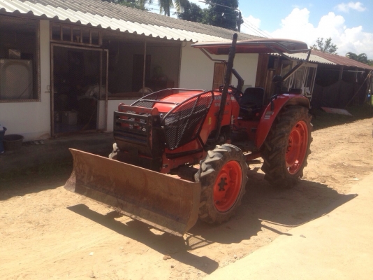 รถไถM6040 พร้อมอุปกรณ์หลัง รถไถM6040 พร้อมอุปกรณ์หลัง