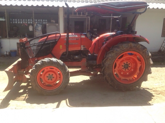 รถไถM6040 พร้อมอุปกรณ์หลัง รถไถM6040 พร้อมอุปกรณ์หลัง