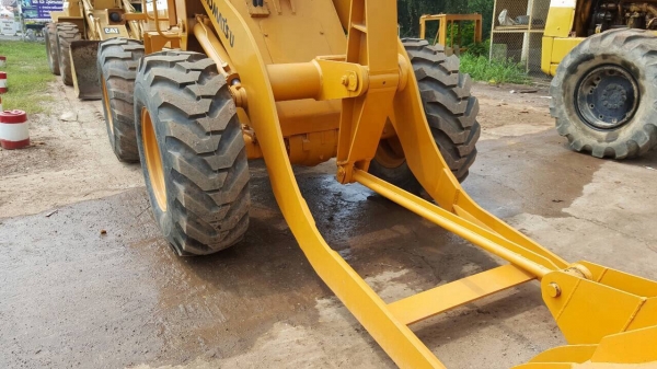 ขายรถตัก KOMATSU 510 สภาพสวยพร้อมใช้ ต่อแขนเรียบร้อย เครื่องดีไม่มีเยิ้ม ปั้มดี ยางเต็ม ราคาต่อรองได้