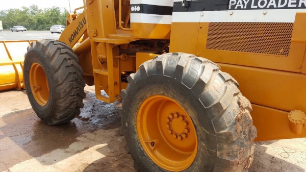 ขายรถตัก KOMATSU 510 สภาพสวยพร้อมใช้ ต่อแขนเรียบร้อย เครื่องดีไม่มีเยิ้ม ปั้มดี ยางเต็ม ราคาต่อรองได้